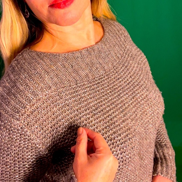 Tommy Bahama Grey with Golden Sparkles Modern Chic Cozy Sweater for Any Occasion - Picture 10 of 12